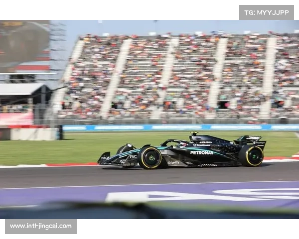 安东内利守下亚军后车队无线电欢呼，梅奔新星迎来突破时刻